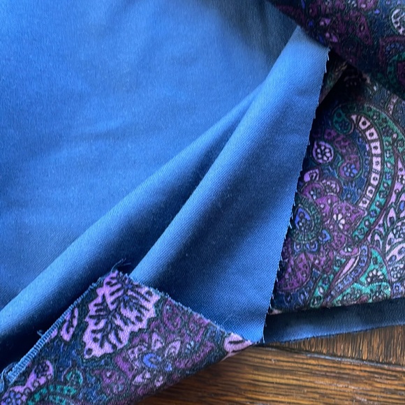 Dark purple paisley soft velour fabric remnant, reversible w navy backing - Picture 3 of 11